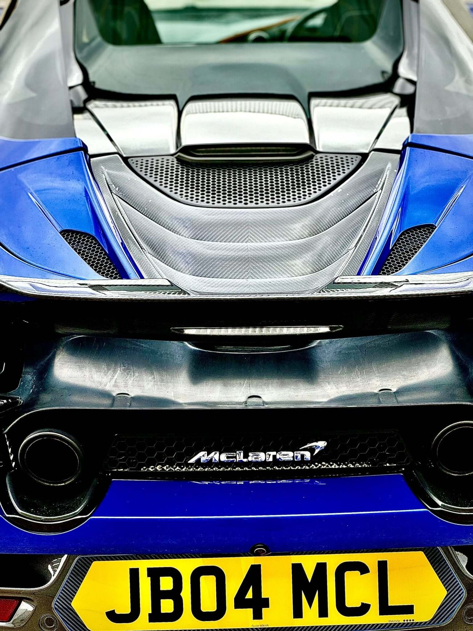 MCLAREN 720S CARBON FIBRE ENGINE COVER - Image 10