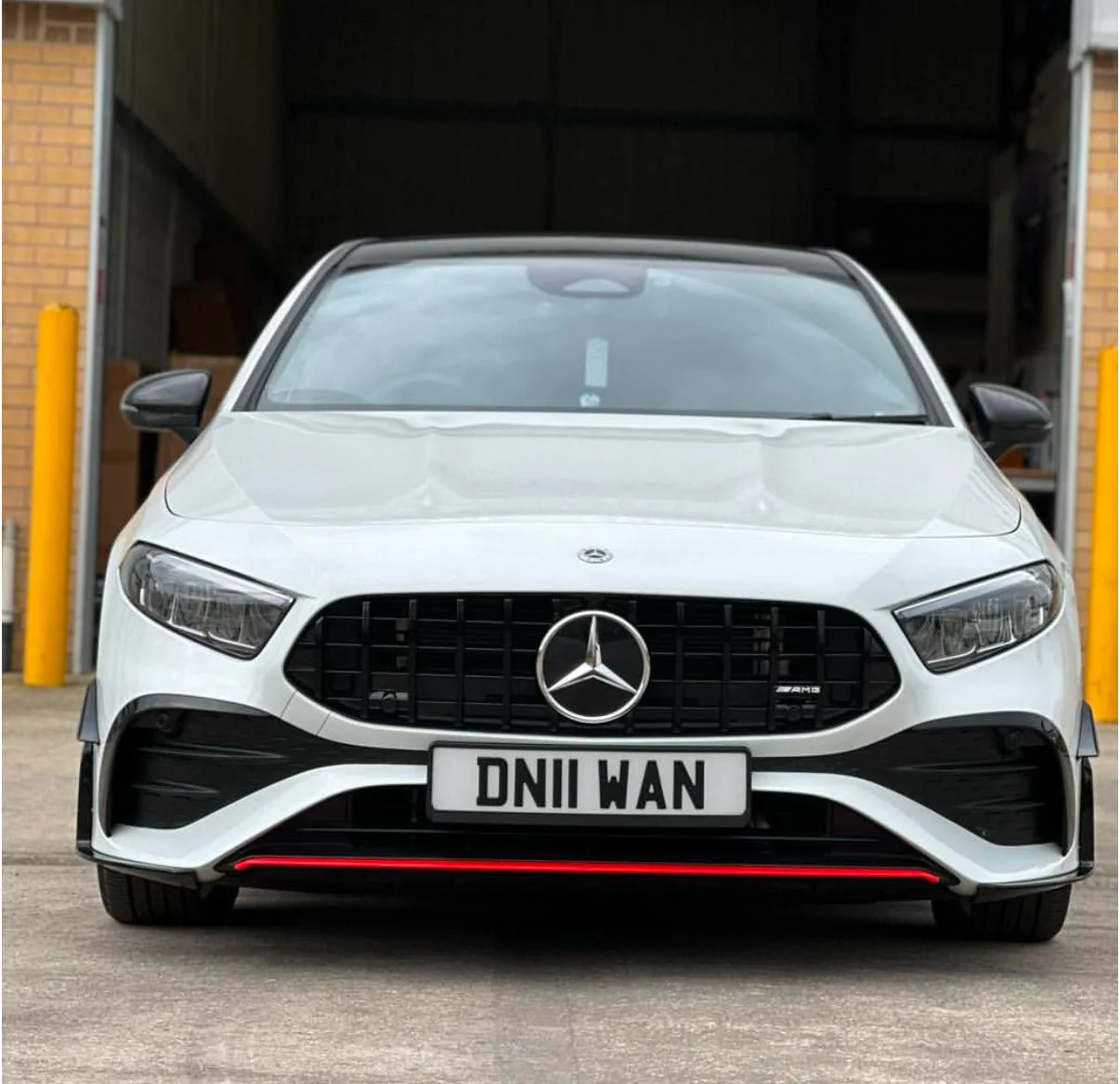 Mercedes W177A35 LCI Panamericana Grille Gloss Black & Chrome - Image 13