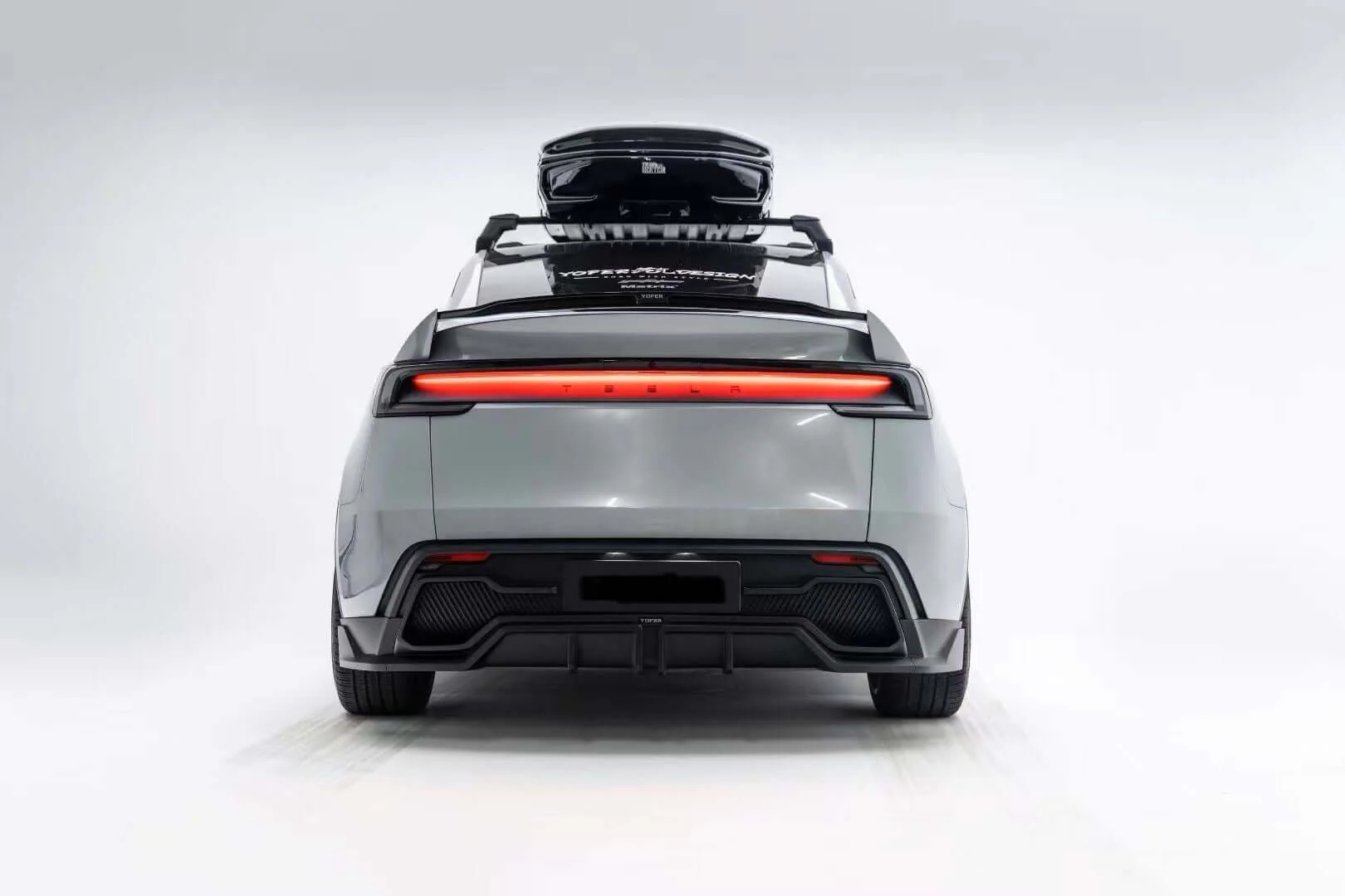 Tesla Model Y 2025+ - Gloss Black Package - Image 6